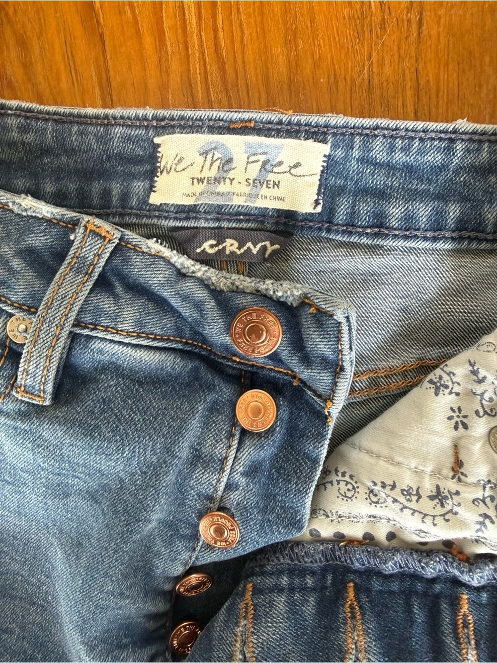 We The Free High Rise CRVY Distressed Denim Shorts Medium Blue Size 27 - Picture 3 of 7